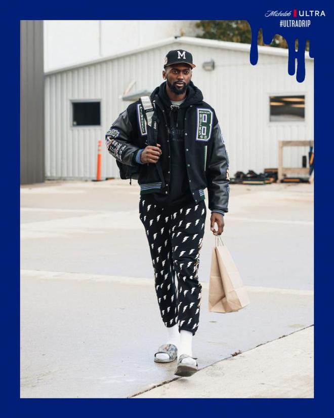 德转在役巴萨青训巅峰身价阵容：奥纳纳、伊卡尔迪与梅西在列（德转评现役巴萨青训身价巅峰阵：梅西、奥纳纳与伊卡尔迪入选）