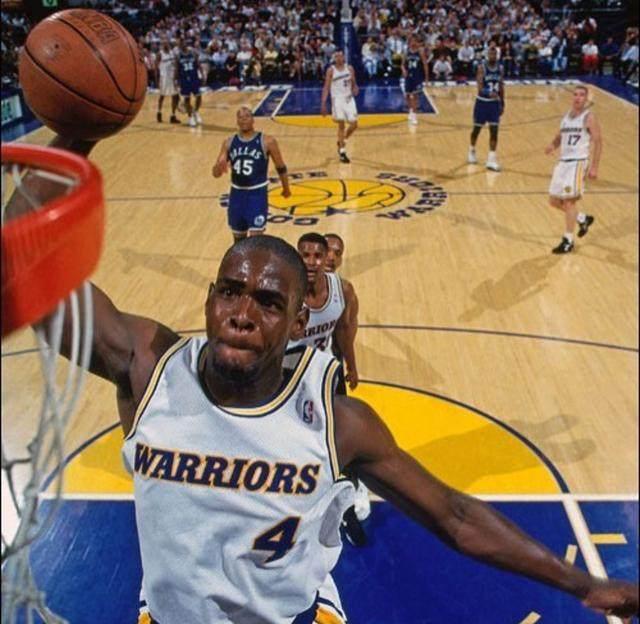 记者：狼队和塞维谈妥1700万欧签胡安卢，但球员想去那不勒斯（记者：狼队已与塞维利亚谈妥1700万欧引进胡安卢，但球员更倾向加盟那不勒斯）