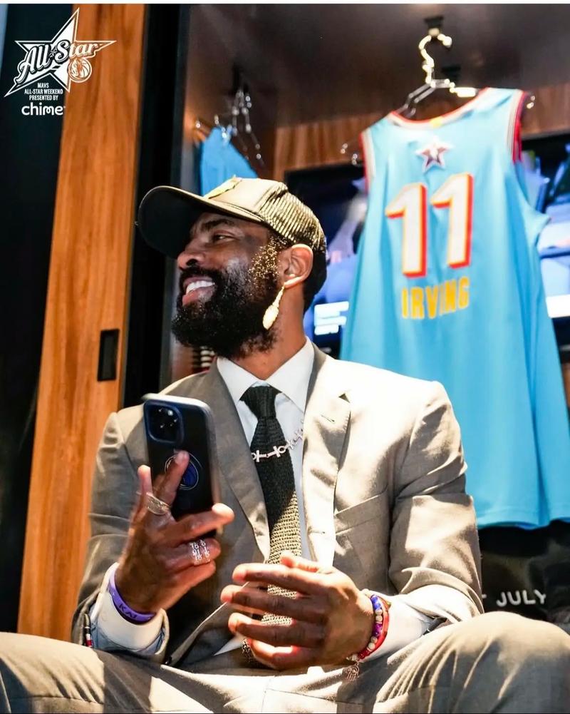 弗里克：拉菲尼亚回归对球队非常利好，我们仍有需要改进之处（弗里克：拉菲尼亚复出利好球队，但我们仍需提升）