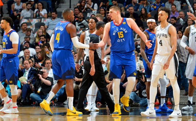 新赛季拿2份薪水的5大球星：利拉德躺赚6823万美元，艾顿白菜价（新赛季双薪在手的五大球星：利拉德躺收6823万美元，艾顿合同堪称白菜价）