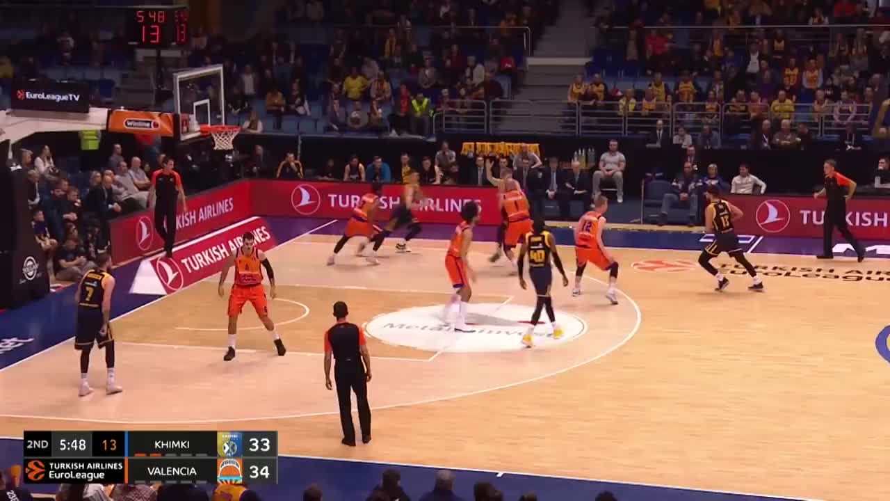 意媒：安古伊萨在喀麦隆国家队中遭遇肌肉受伤（意媒称安古伊萨随喀麦隆国家队期间肌肉受伤）