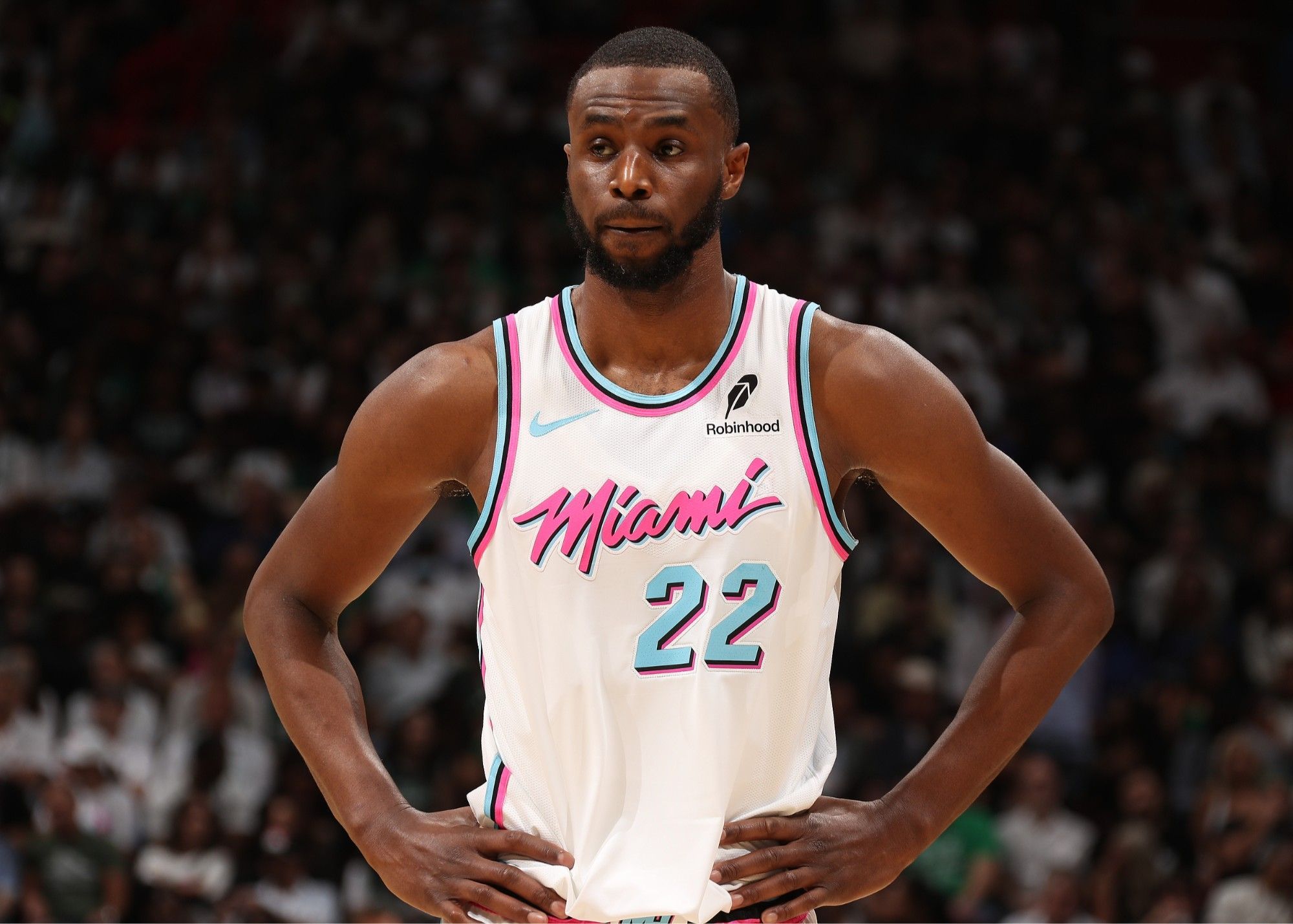 阿迪达斯官方：22款2026年国家队球衣将于11月6日开始发售（阿迪达斯官宣：2026年国家队22款球衣将于11月6日开售）