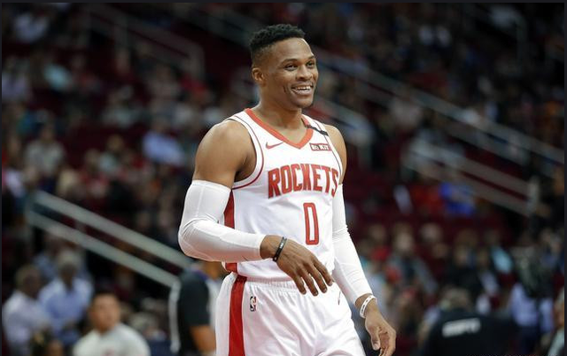 鲍威尔谈热火4连败：球队改变了战术，之前那套已被摸透（鲍威尔评热火四连败：旧战术被对手吃透，球队已调整策略）