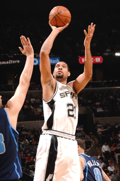 英超15轮阿森纳1-2负维拉仍居榜首，曼城3-0胜桑德兰紧追（英超第15轮：阿森纳1-2负维拉仍居首位，曼城3-0击败桑德兰紧追）