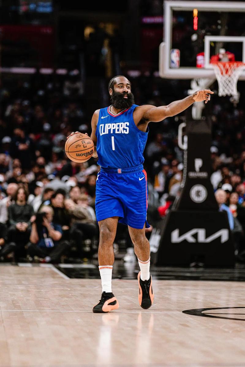 赛季0首发，恩德里克父亲社媒发声：凡贬抑自己的，必被高举（赛季至今零首发，恩德里克父亲社媒发声：自降者终被高举）