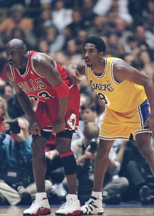 2025巴甲33轮：罗尼双响，公鸡客场逆转击溃狮子（2025巴甲第33轮：罗尼梅开二度，公鸡客场逆转大胜狮子）